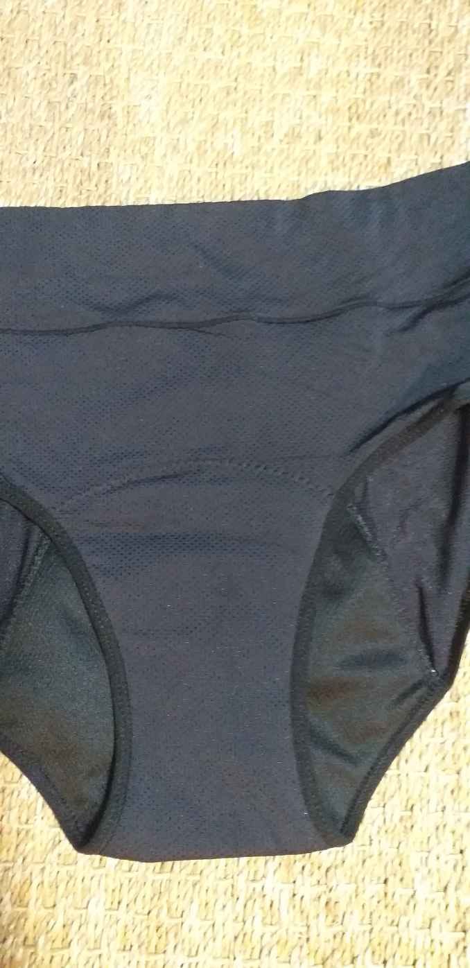 Customer photo review of Culotte Menstruelle Respirante Céleste