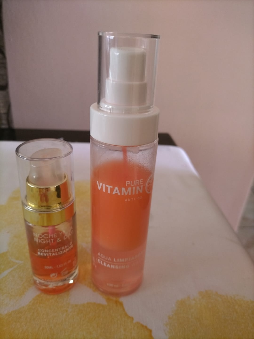Customer photo review of Buy a Noche Y Dia Vitamin C Serum, Get a Free Vitamin C Cleanser