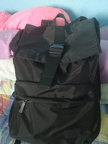 Customer photo review of Mochila Rizz Laptop 15.6" Cool Capital Negro