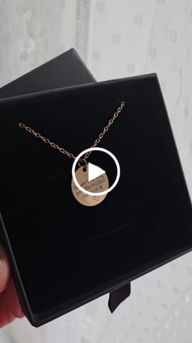 Customer video review of Ogrlica: Handwriting