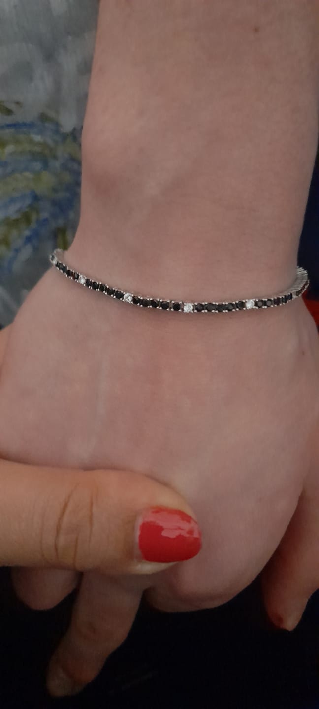 Customer photo review of Bracciale pietre nere e bianche