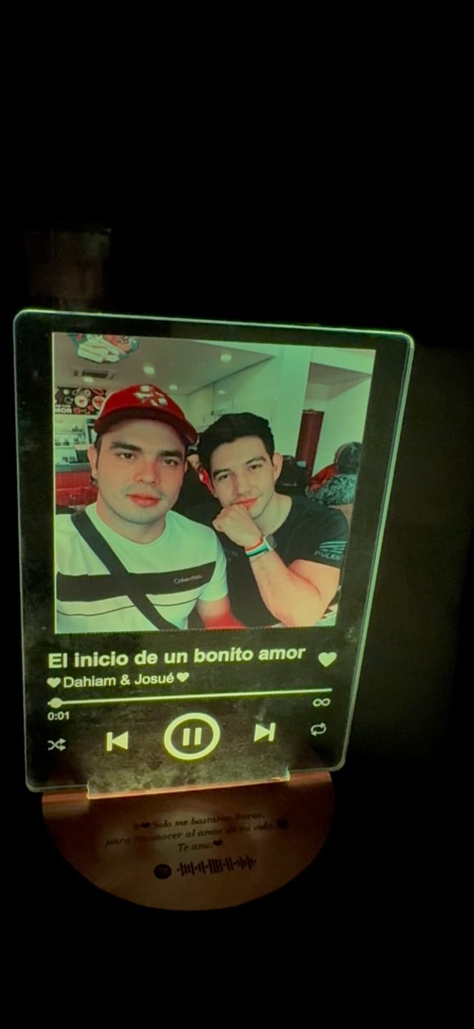 Customer photo review of Lámpara Canción