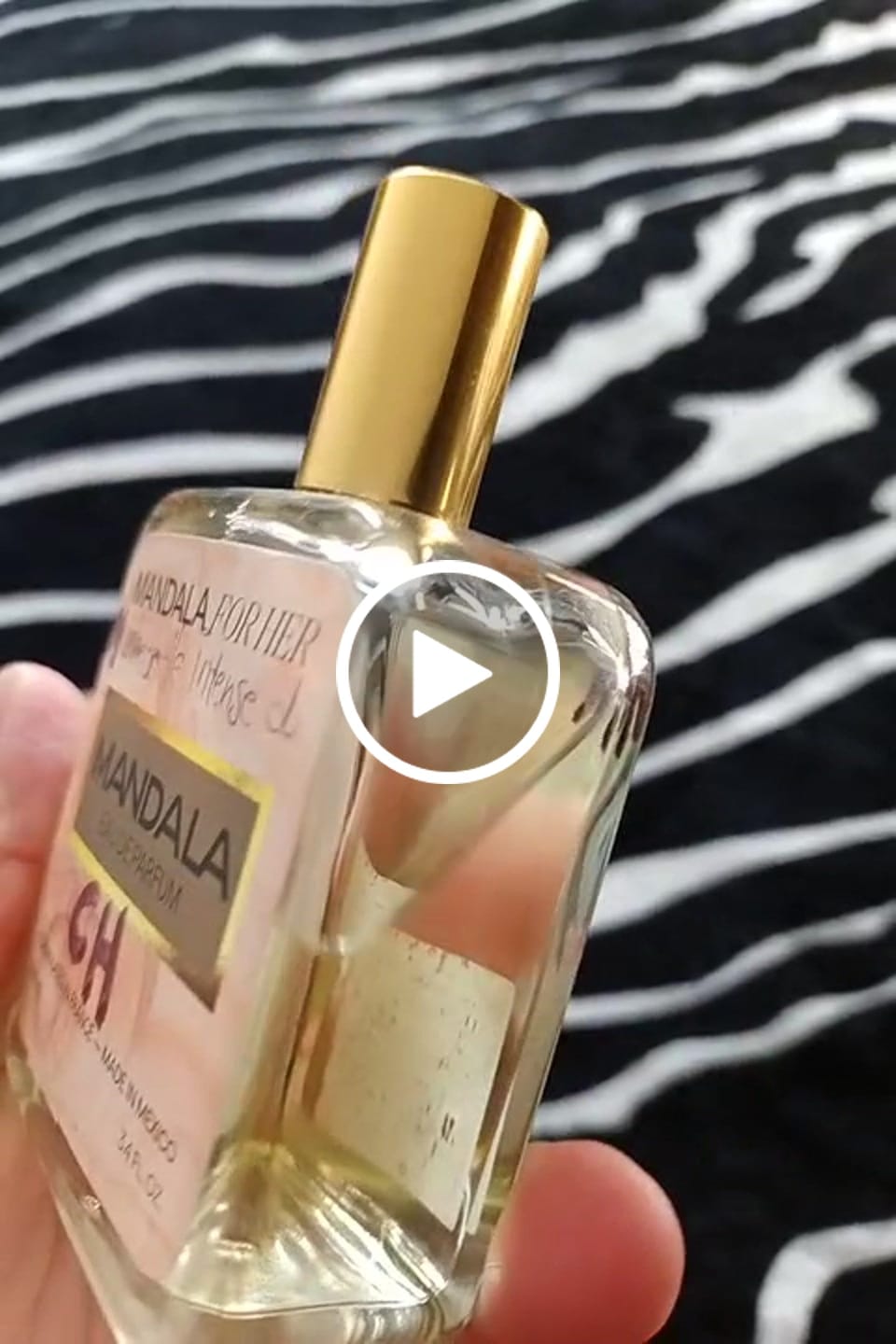 Customer video review of Eclatante Femme - Inspirado en COCO MADEMOISELLE INTENSE de CHANEL 100ml