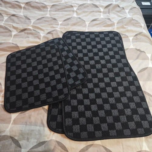 Customer photo review of Dadu Dice Checkered Car Floor Mats