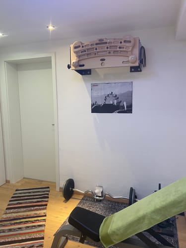 Christof S. review of Kraxlboard The Wall Base- neigungsverstellbare Aufhängung für Hangboards Trainingsboards mit Wandabstand image 1 out of 3