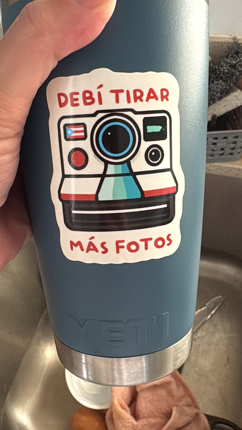 Customer photo review of Debí tirar más fotos (Sticker Laminado)
