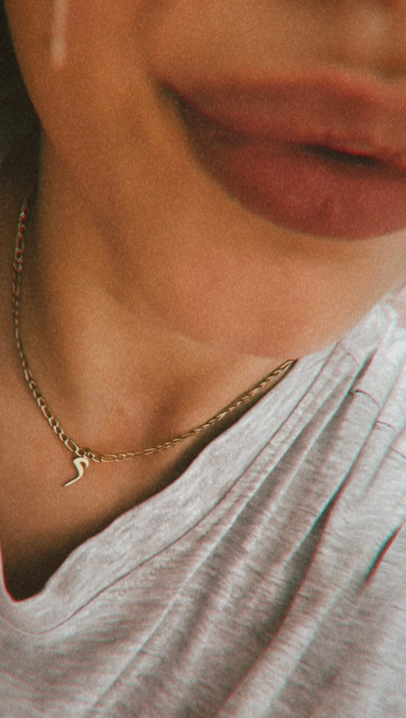 Customer photo review of Arabic Letter Halskette | 18K vergoldet