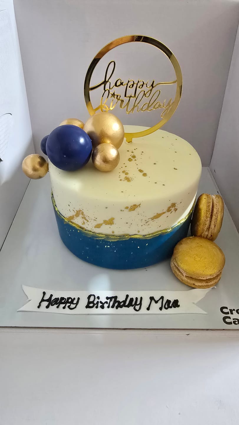 Customer photo review of Gold Splash Blue Cake