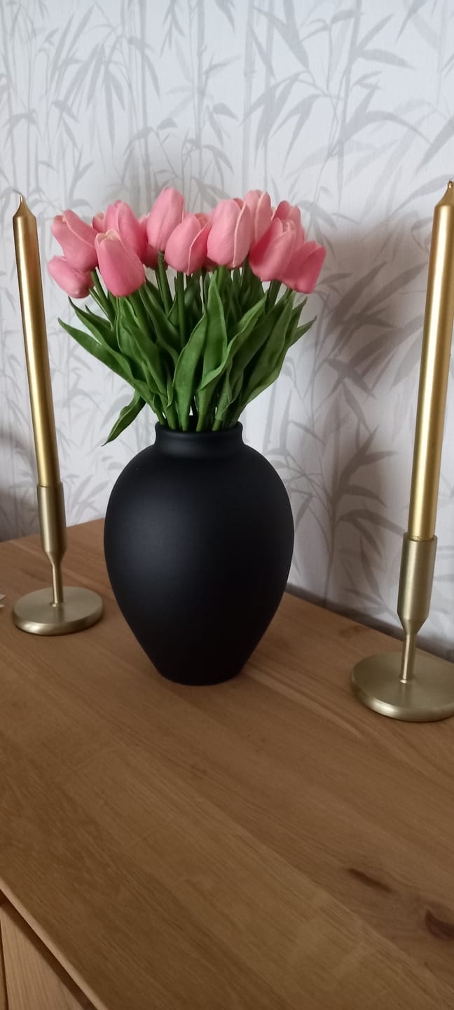 Customer photo review of Aura Vaas - Mat zwart