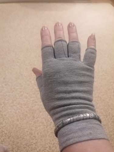 Customer photo review of Premium Onecompress™ Gloves