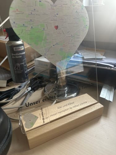 Kundenbewertung mit Foto zu "Unser Ereignis" - Personalisierte Acryltafel