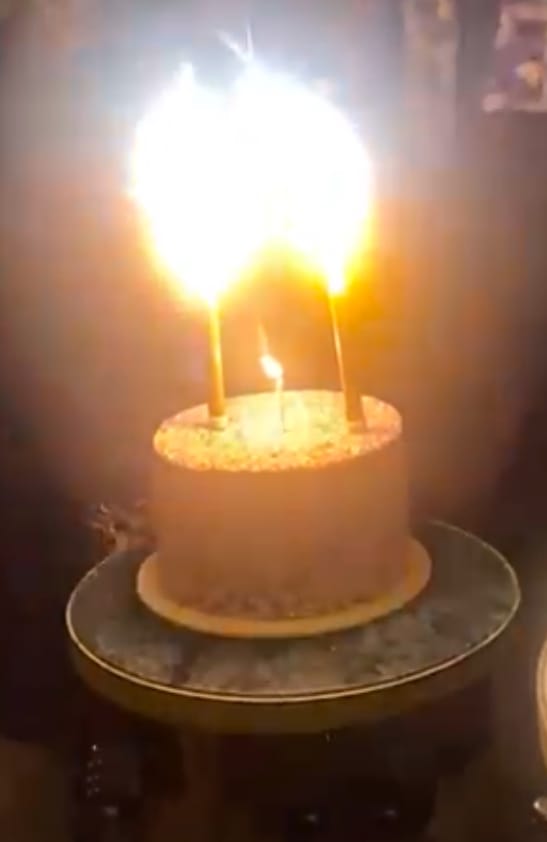 Customer photo review of Pinata Cake