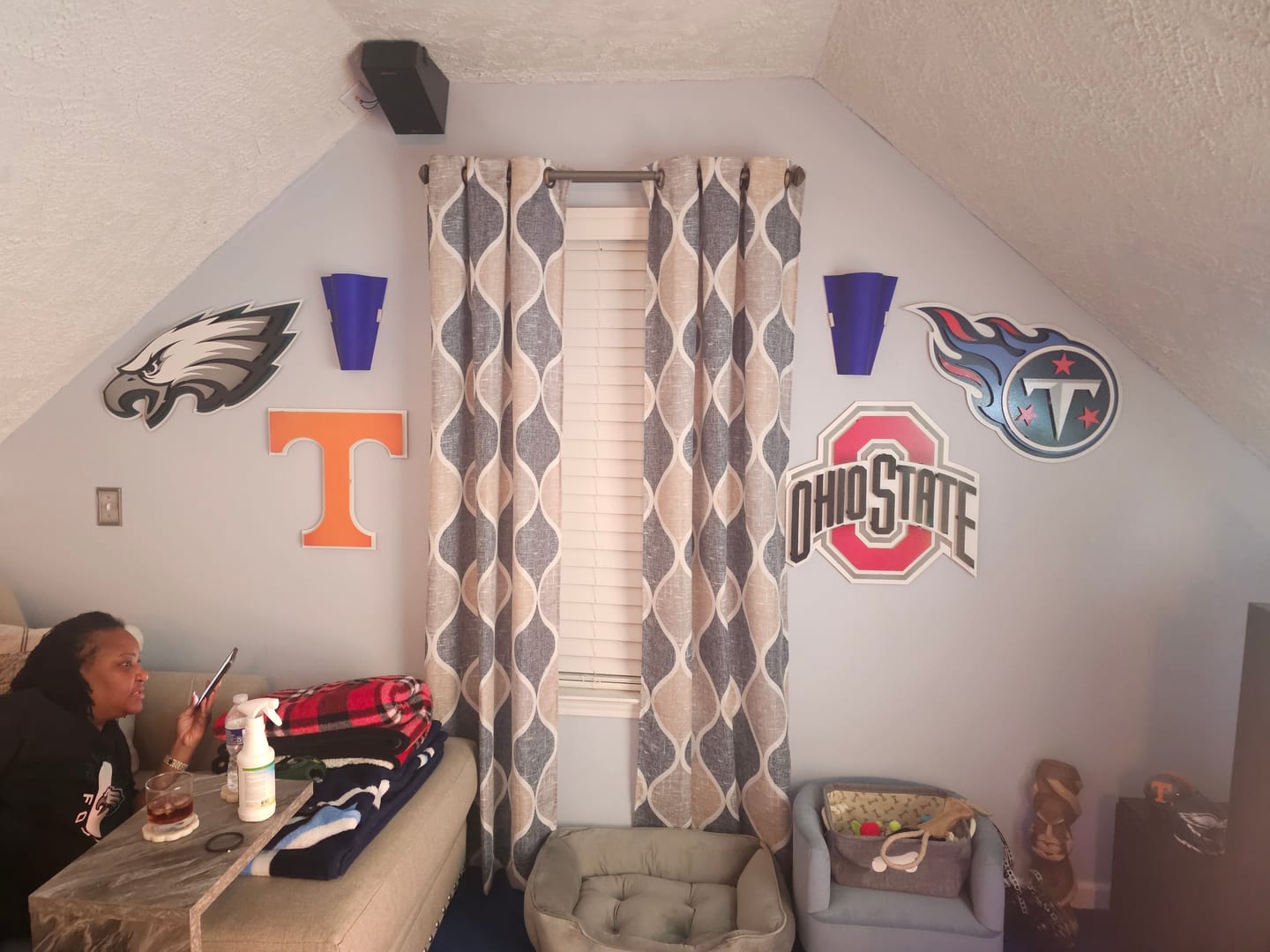Customer photo review of Tennessee Volunteers "T" 3D Vintage Metal Wall Art