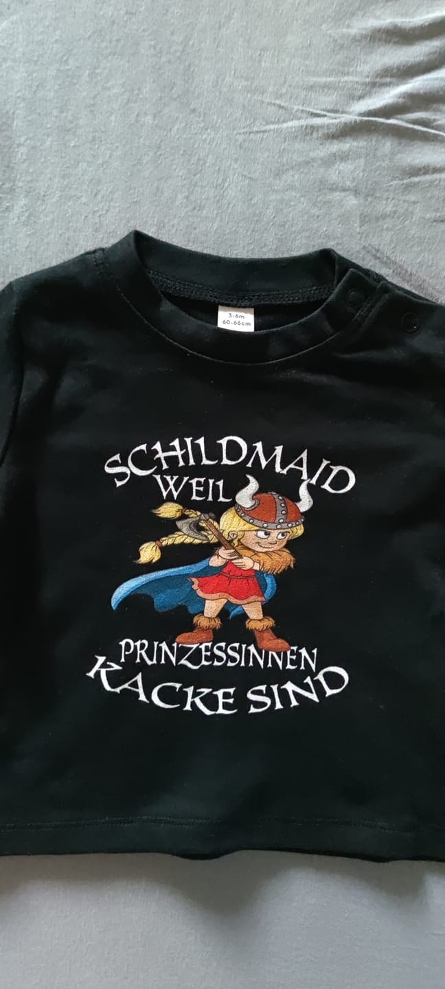 Customer photo review of Schildmaid Weil Prinzessinnen Kacke Sind. Baby Shirt