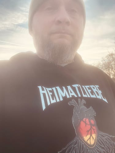 Customer photo review of Heimatliebe Premium Hoodie