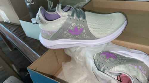 Alba Marina R. review of Tenis 328 Plata Lila image 1 out of 1