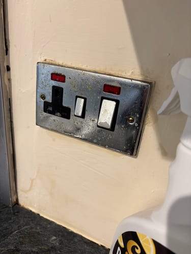 Louisa C. review of Genie room cleaner PRE ORDER DELIVERY 24TH FEBRUARY image 1 out of 2