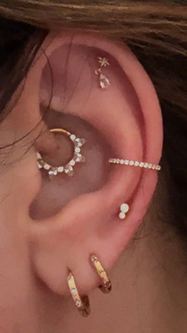 Customer photo review of ANGEL Eternity Cartilage Hoop (16g)