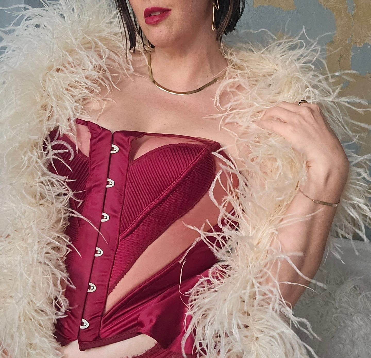 Customer photo review of Ostrich Feather Boa - 6Ply