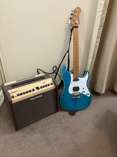 Customer photo review of Flight Pathfinder Ocean Blue Baritone Electric Ukulele with Gigbag, Setup and Free Shipping.