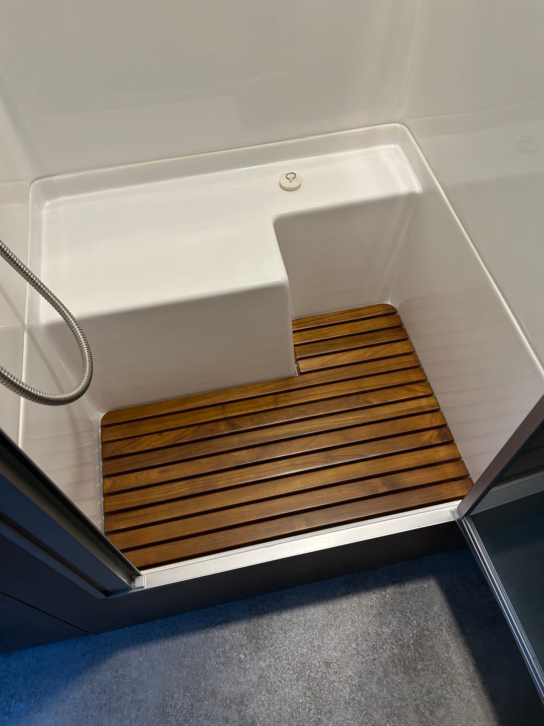 Customer photo review of 25FB / 27FB / 30RB L-shape Airstream Teak Shower Mat
