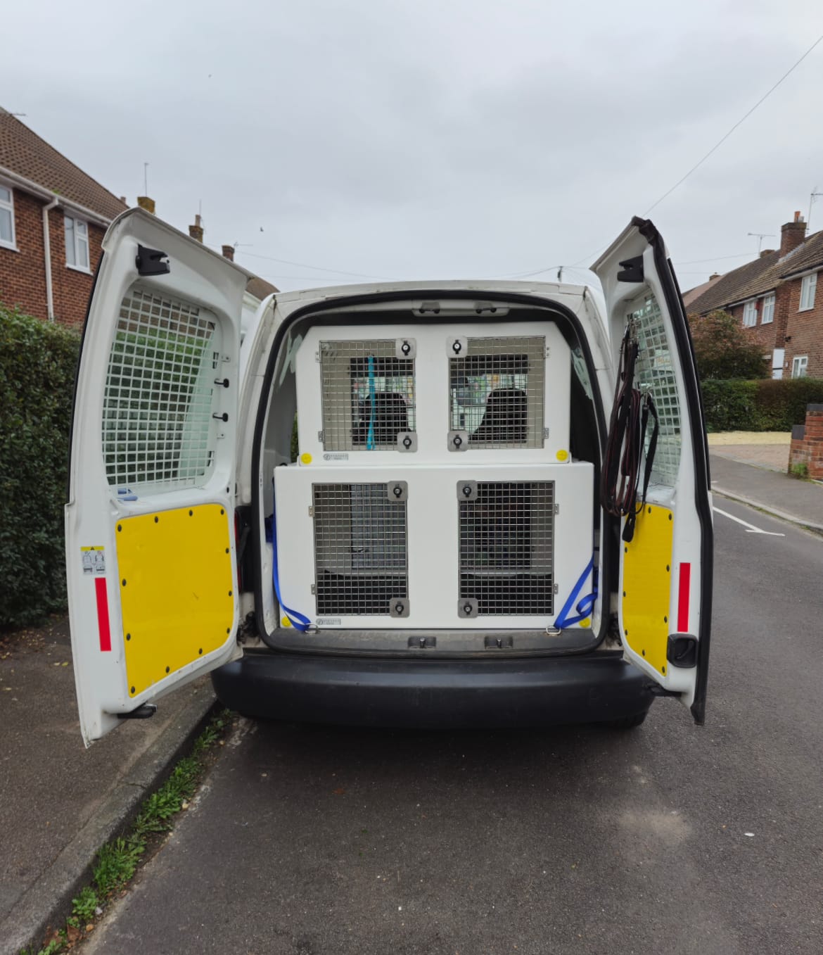 Customer photo review of Dog Van Kit | VW Caddy | 2013-Present | Double stack | DT VS1
