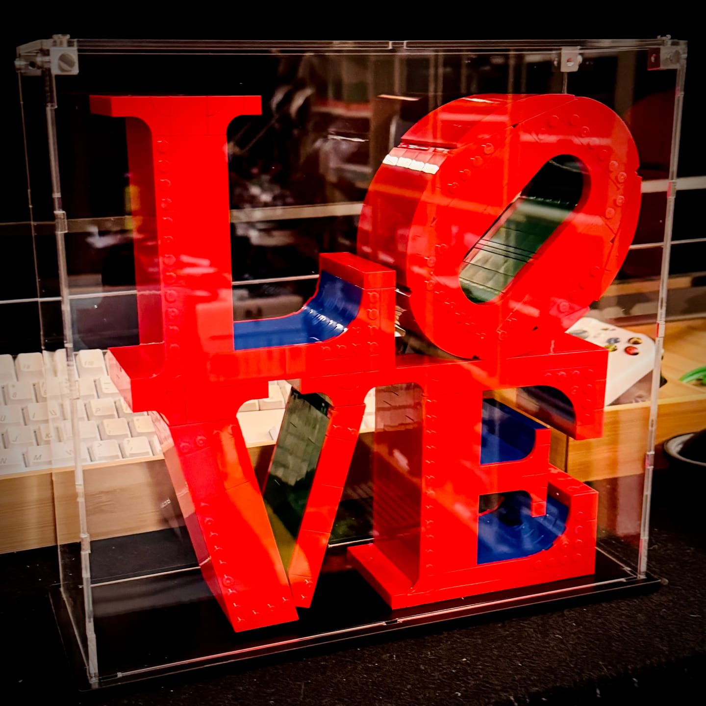 Customer photo review of Display Case for LEGO® 31214 Art LOVE