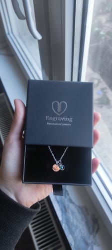 Customer photo review of Ogrlica: Tiny Initial Birthstone