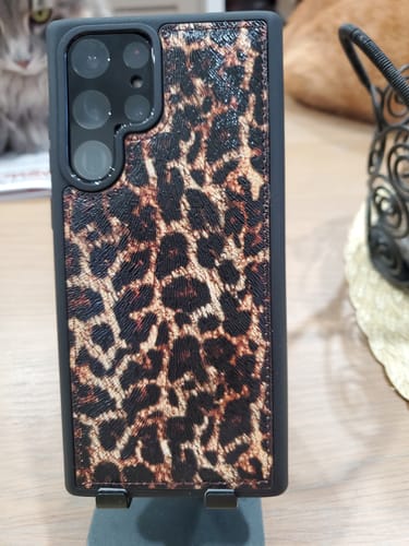 Customer photo review of Lucca Snap On Leather Case for Samsung Galaxy S22 Ultra