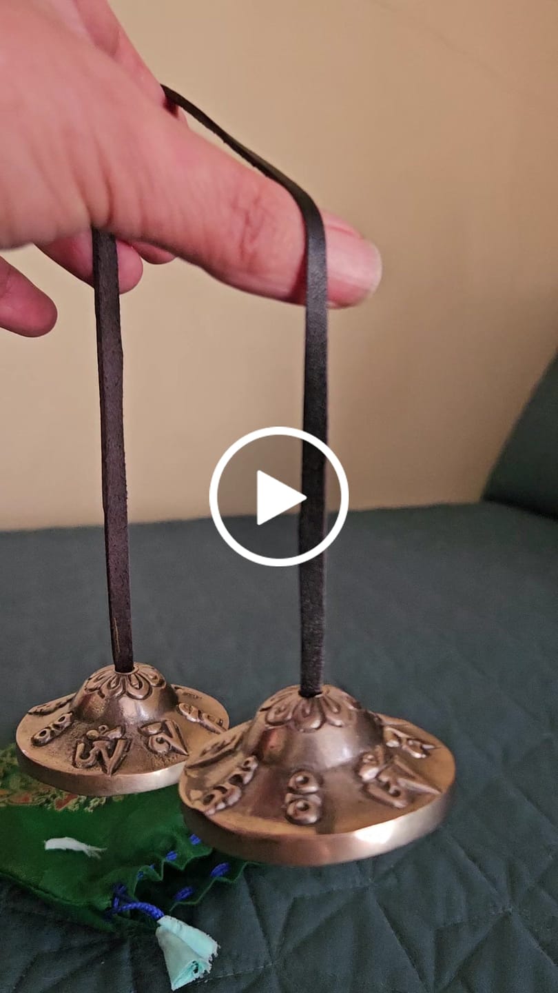 Customer video review of TINGSHA TIBETANA SÍMBOLOS SAGRADOS MEDIANA