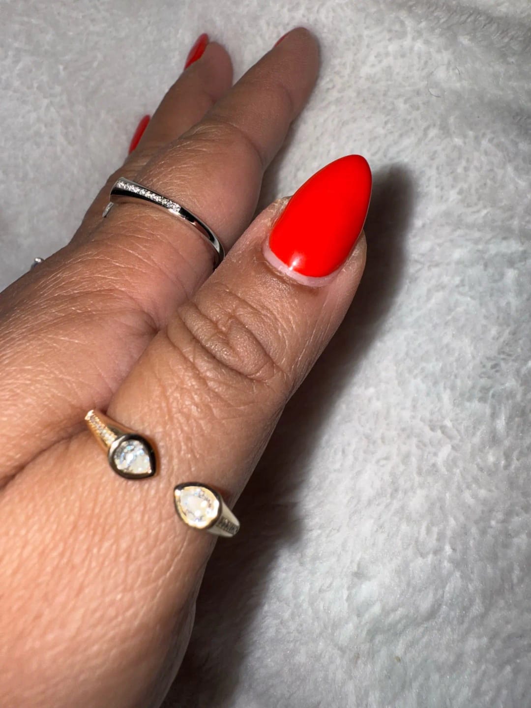 Customer photo review of MINTYBOX Pear Shape Lab Grown Diamond Ring 0.5CT S925 Silver Moissanite Rings For Women 18k White Gold Plated Wedding Jewelry