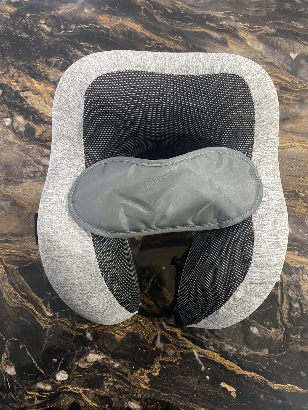 Customer photo review of Black Ergo Rest Neck Pillow