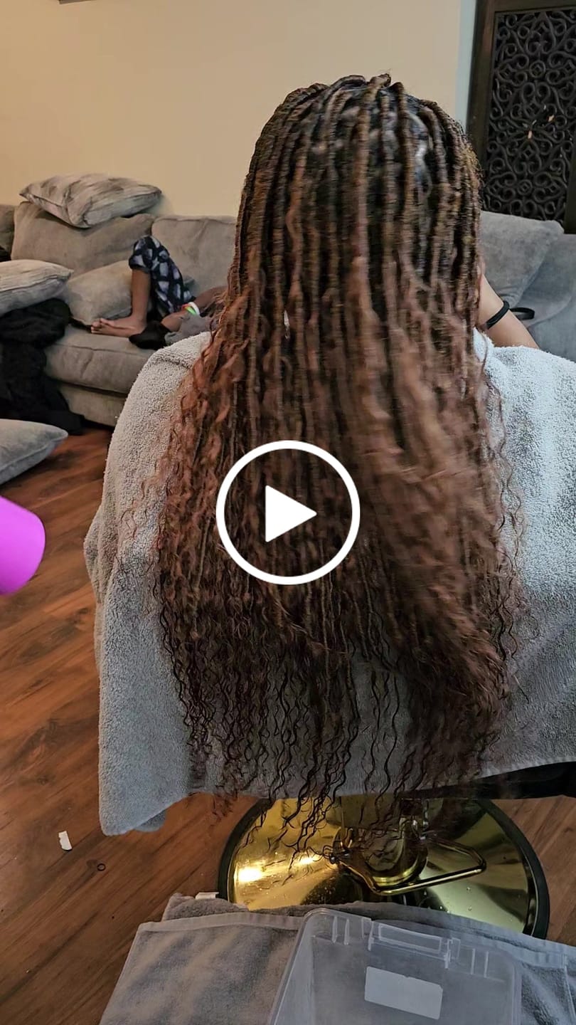 Customer video review of Pre-looped Light Auburn Crochet Boho Locs with Human Hair Curls
