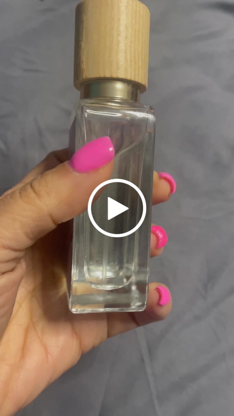 Customer video review of Musky Marshmallow