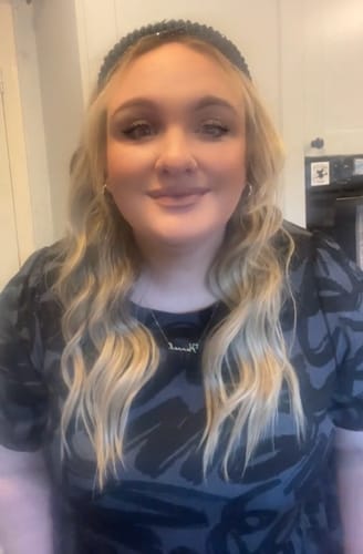 Customer photo review of The Headband Wig Perfect Curl