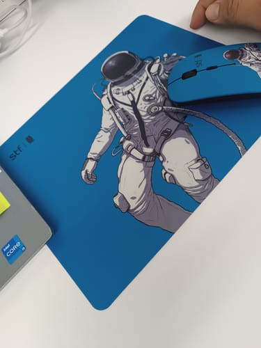 Customer photo review of Kit Audífonos, mouse y mousepad | STF Erick Escalante 3 en 1 | para computadora azul