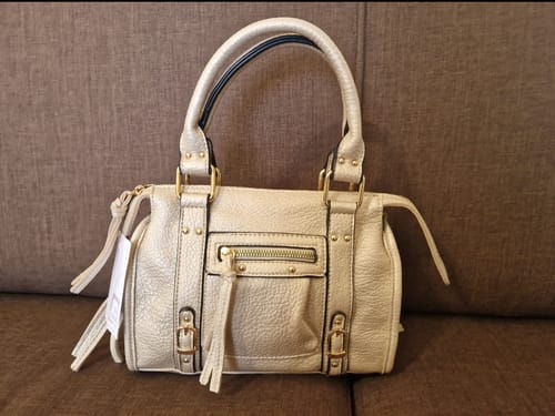 Customer photo review of Borsa Balencia champagne con tracolla - piccola