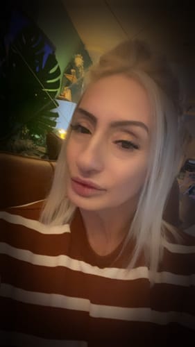 Customer photo review of Lazy Girl Pre-Glued Lashes - Dawn