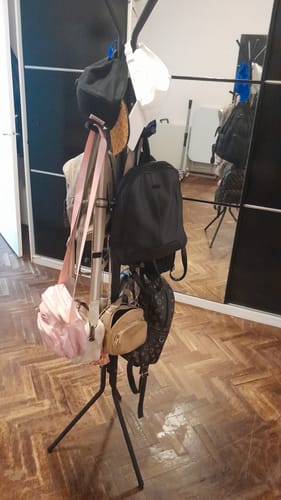 Customer photo review of Perchero De Pie Metal Varios Ganchos Excelente Calidad