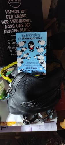 Customer photo review of GROSSE STICKER / AUFKLEBER • EINSCHRÄNKUNG DER MEINUNGSFREIHEIT (10 STK.)