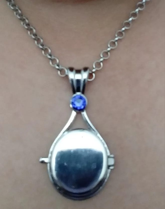 Customer photo review of H2O Just Add Water Mermaid Locket Necklace