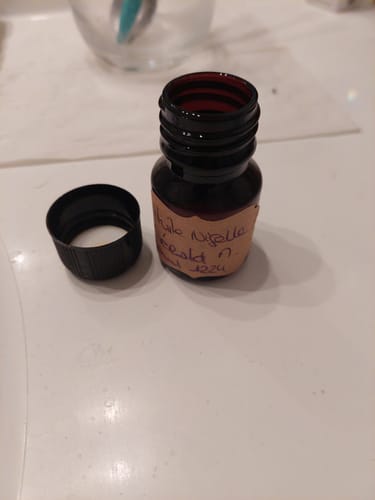 Gérald M. review of Huile pure de Nigelle Bio (Tunisie)- Peaux acnéiques, cheveux fragiles image 1 out of 1