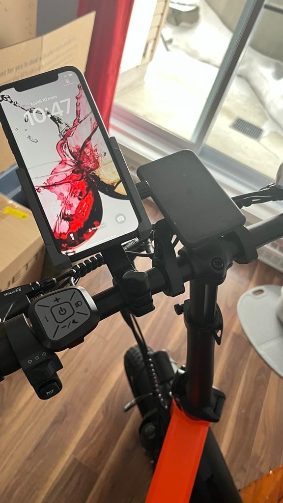 Customer photo review of 360° Rotation Adjustable Universal Bike Accessories Bike Phone Holder