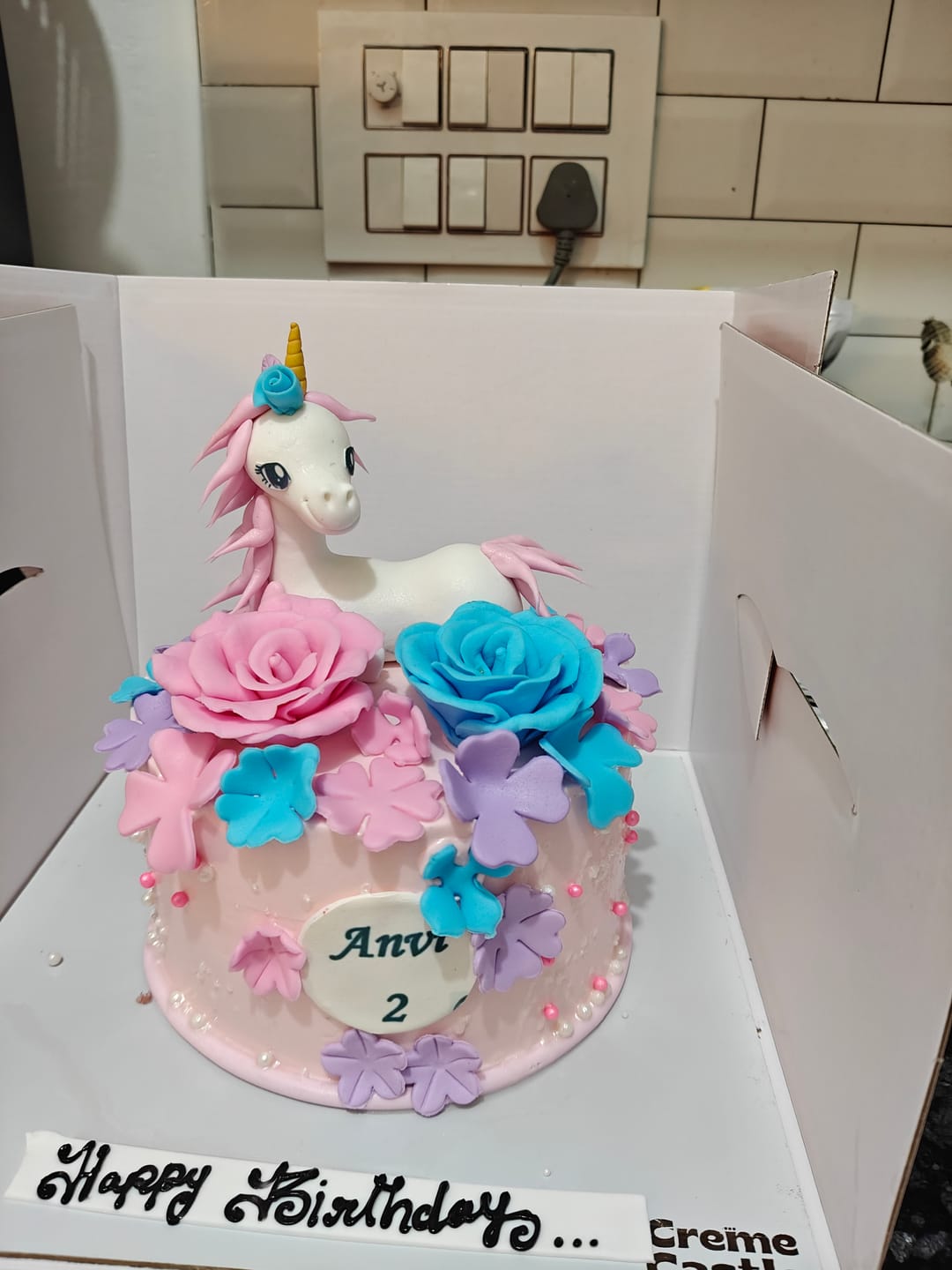 Customer photo review of Unicorn Lush Hair Cake