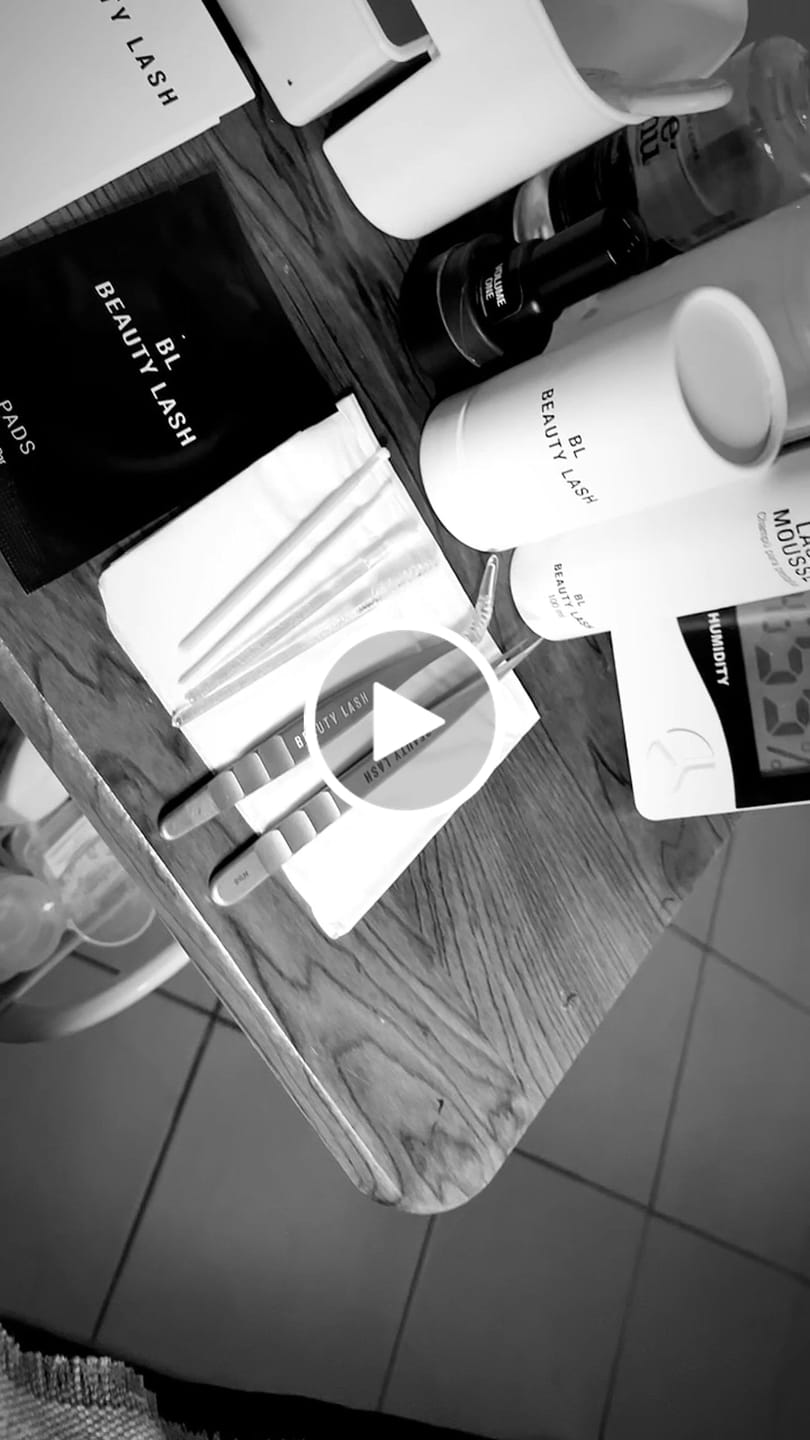 Customer video review of Mixed Volume Lashes