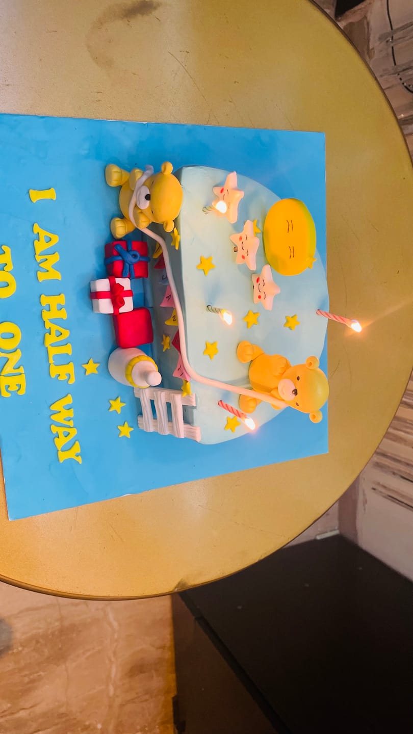 Customer photo review of Teddy 6 Months Cake