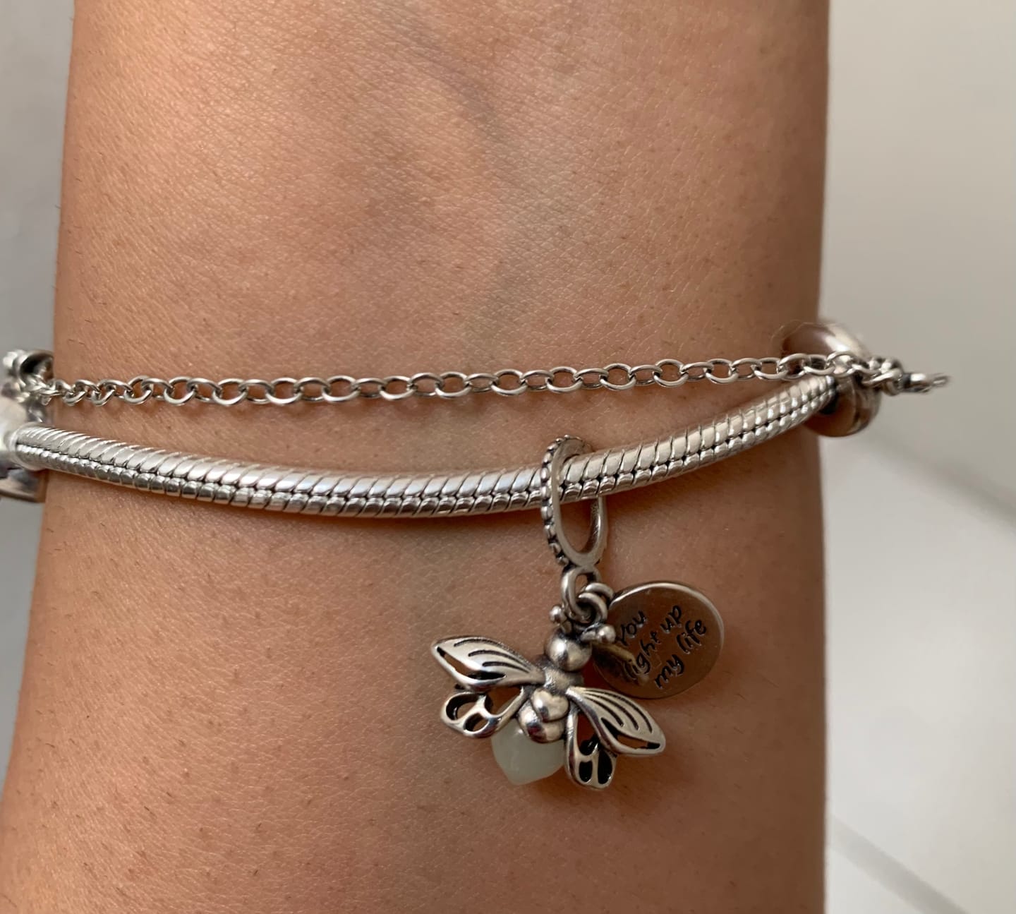 Customer photo review of Charm Luciernaga Evangeline "Iluminas Mi Vida" Fluorescente