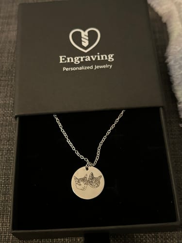 Customer photo review of Ogrlica: Pet Portrait