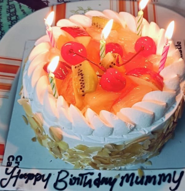 Customer photo review of Fresh Fruit Cake