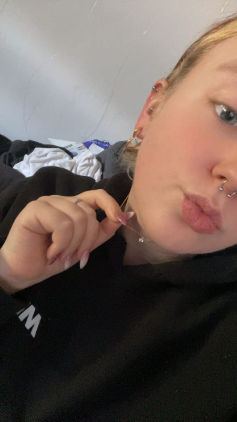 Customer photo review of Fancy Heart Ohrringe | 18K vergoldet